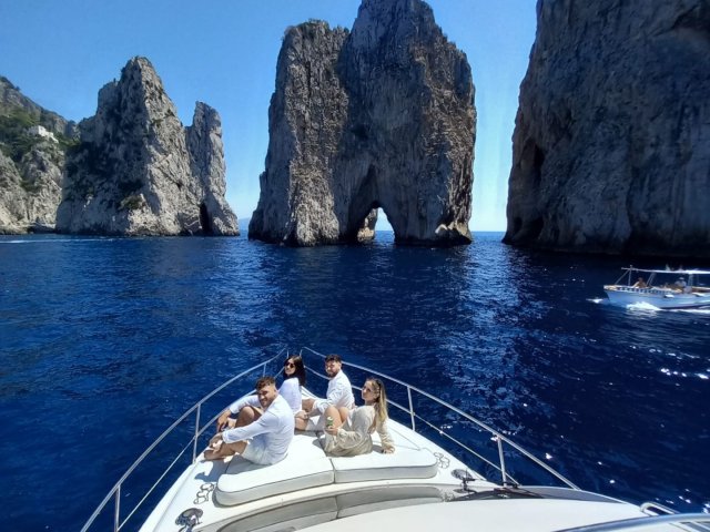 Carlina Yacht Experience Capri - Detail view - Marina Grande